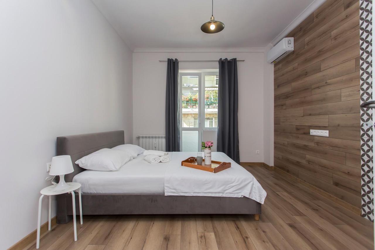 Sunny And Modern 1Bdr Apartment In The Center София Екстериор снимка